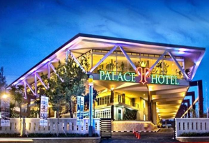 Berbagi Pengalaman Menginap di Palace Hotel Puncak
